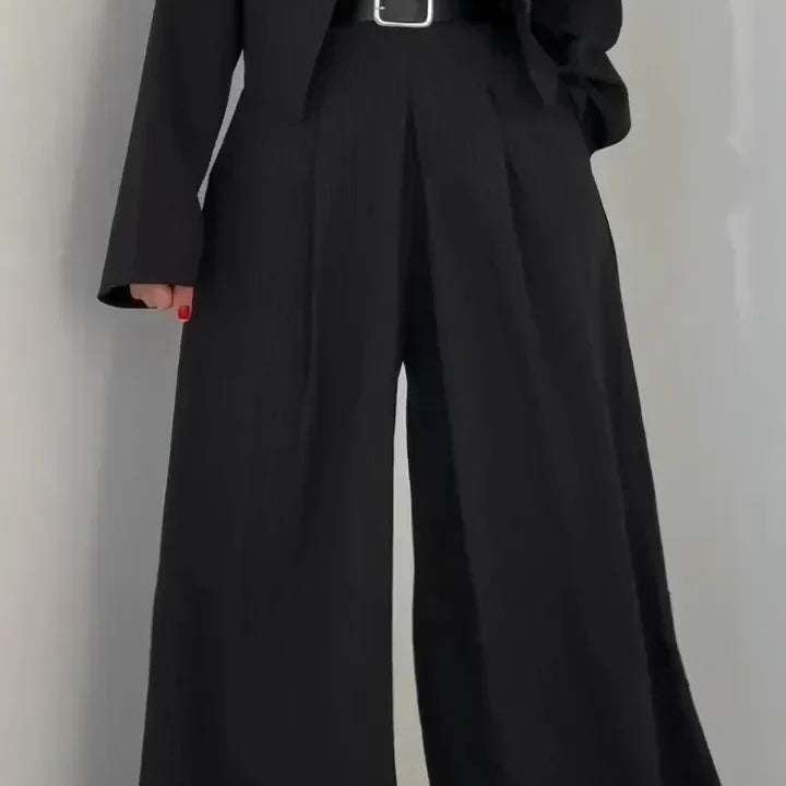 Claudine three-piece bustier set in Black, view 5