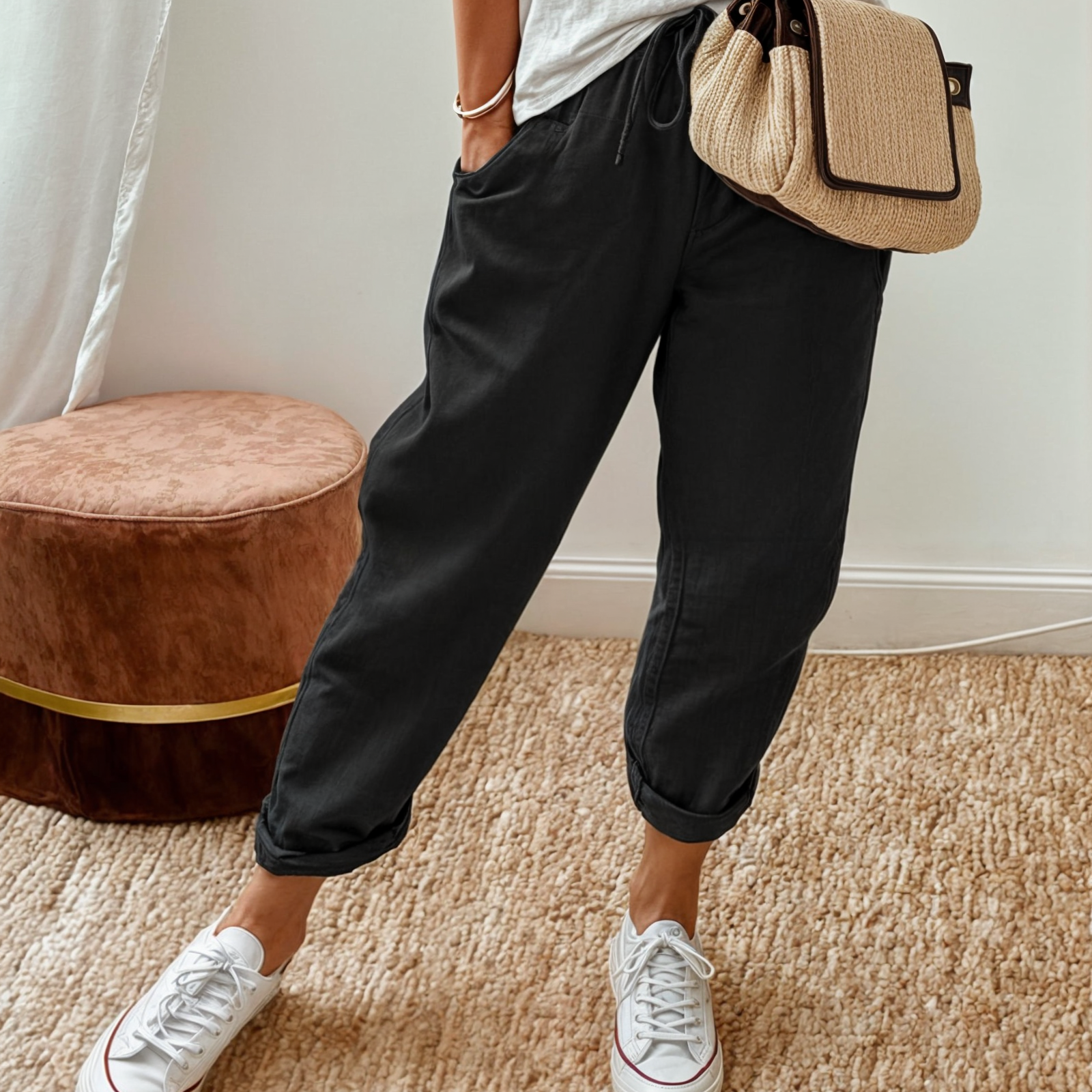 Aria elegant loose-fit trousers in Black, view 5