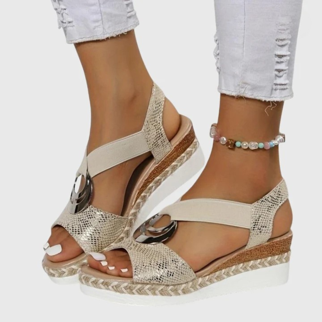 Olivia orthopaedic sandals in Beige Metallic, view 9
