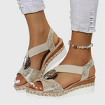 Olivia orthopaedic sandals in Beige Metallic, view 9