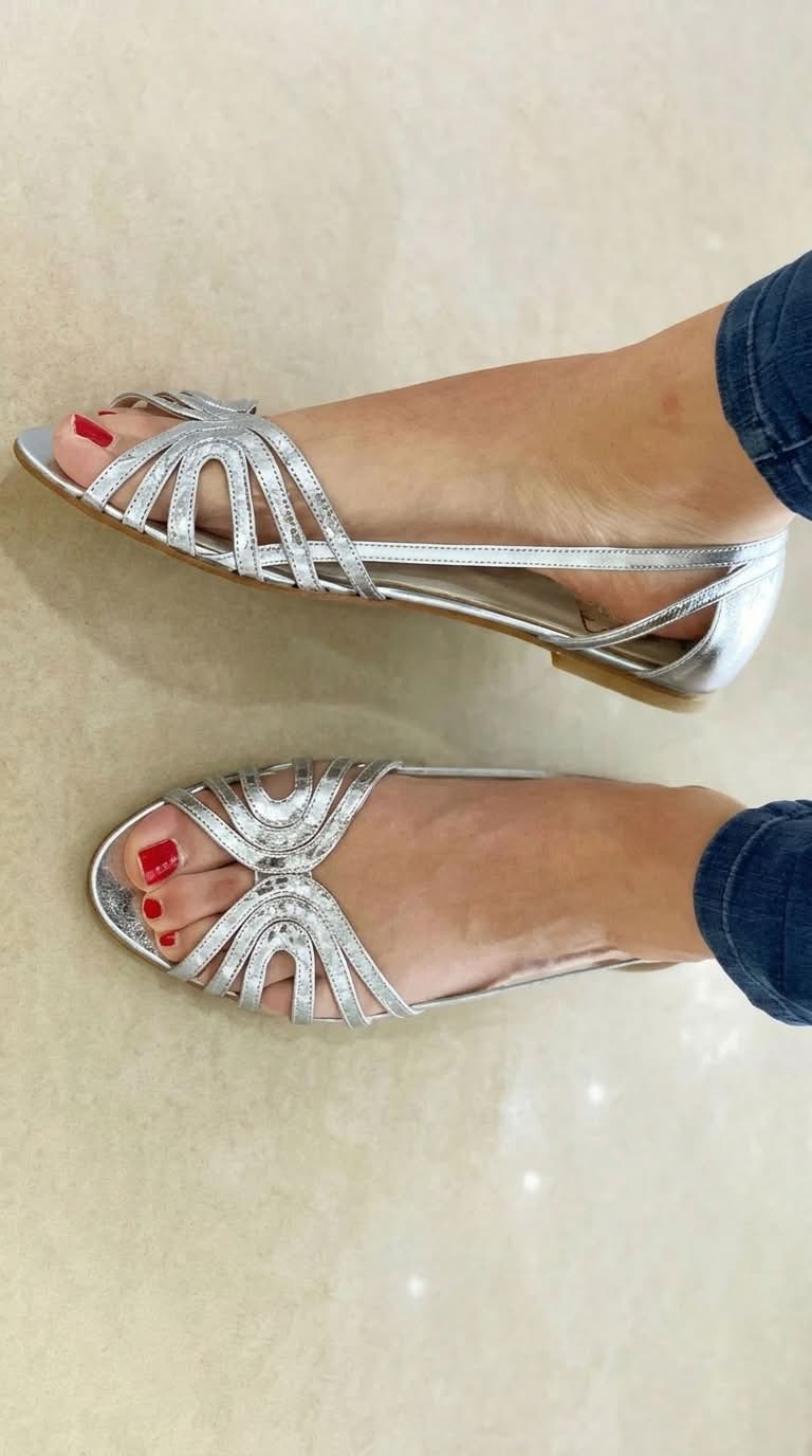Saoirse flat sandal in Silver, view 3