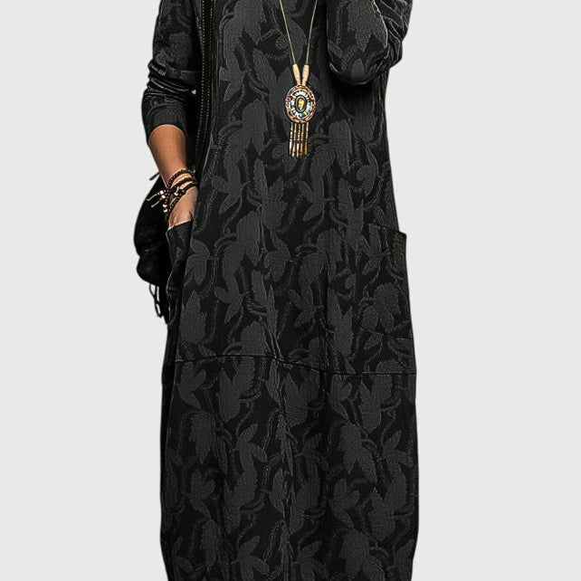 Victoria casual round neck midi dress in Black, view 4