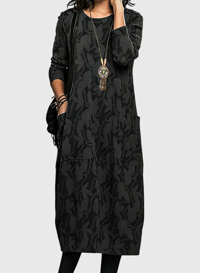 Victoria casual round neck midi dress in Black, view 4