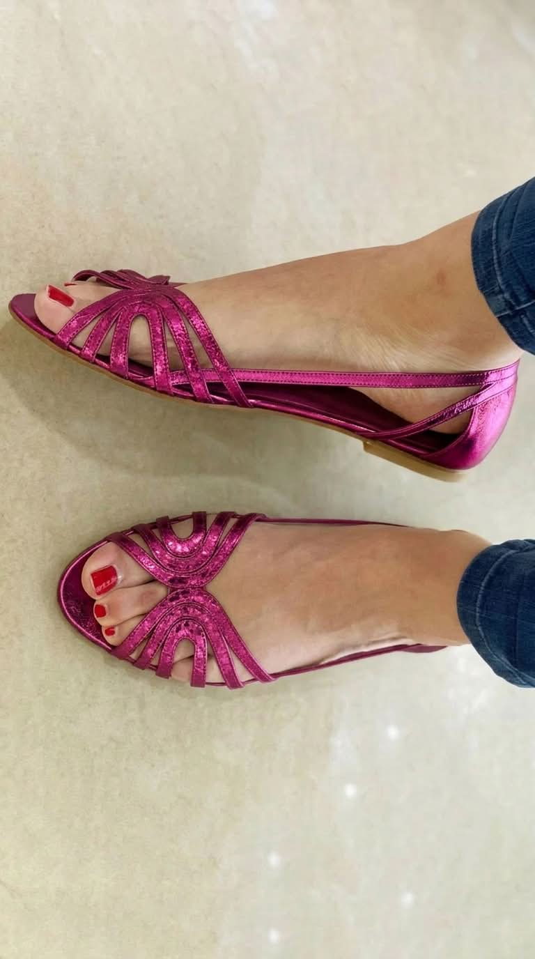 Saoirse flat sandal in Fuchsia, view 4