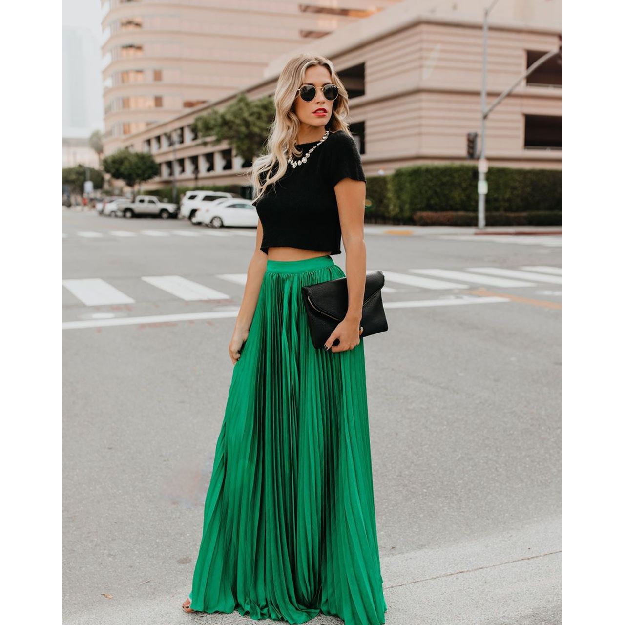 Fine pleated high waist maxi skirt in Green, view 2