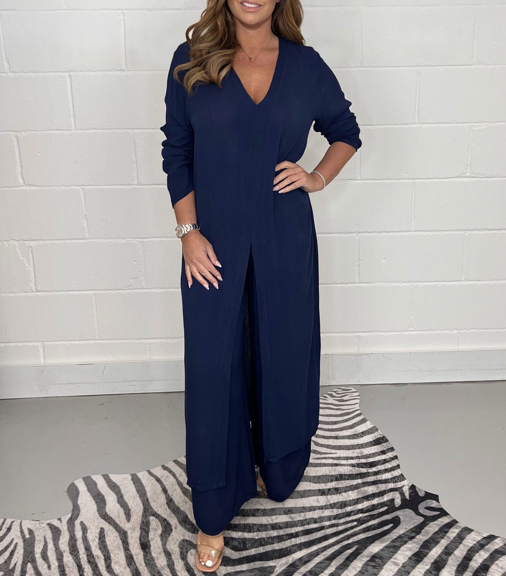 Alejandra relaxed two-piece set in Navy Blue, view 7