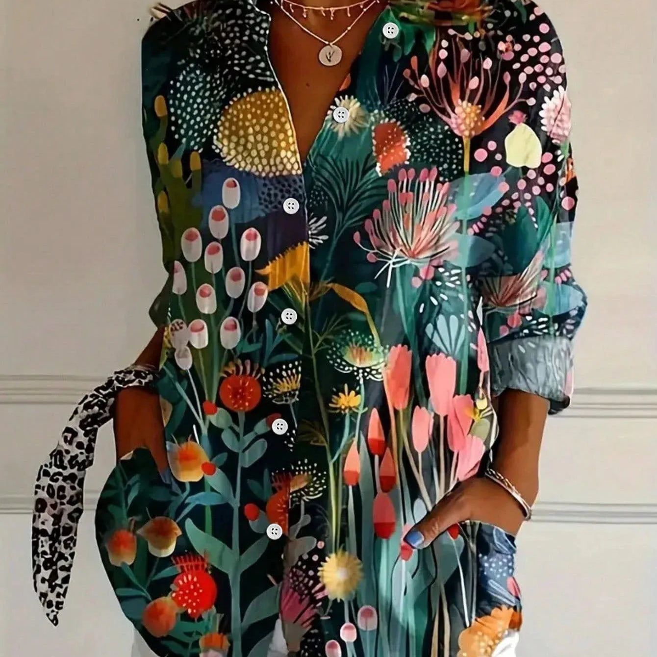 Sadie colourful pattern blouse in Green, view 4