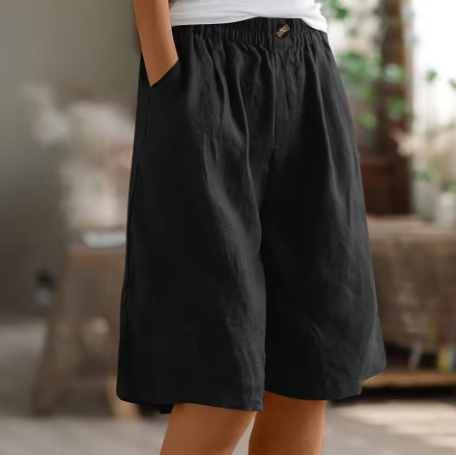 Carina loose casual shorts in Black, view 10