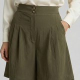 Tailored high waist pleated shorts in Dark Green, view 8