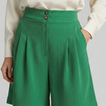 Tailored high waist pleated shorts in Green, view 9