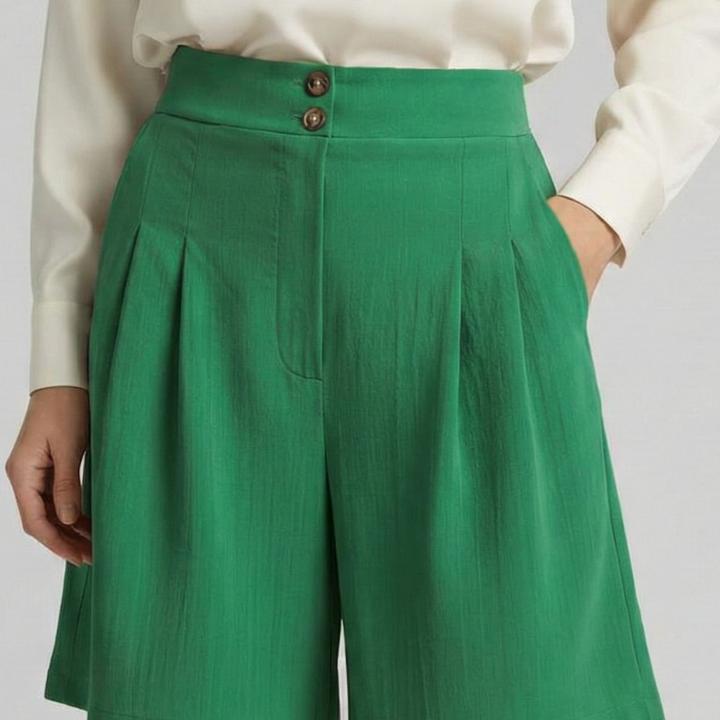 Tailored high waist pleated shorts in Green, view 9