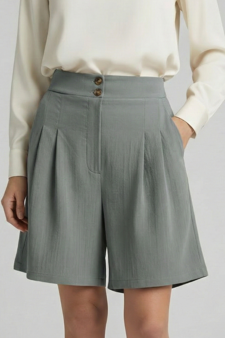 Tailored high waist pleated shorts in Light Grey, view 5