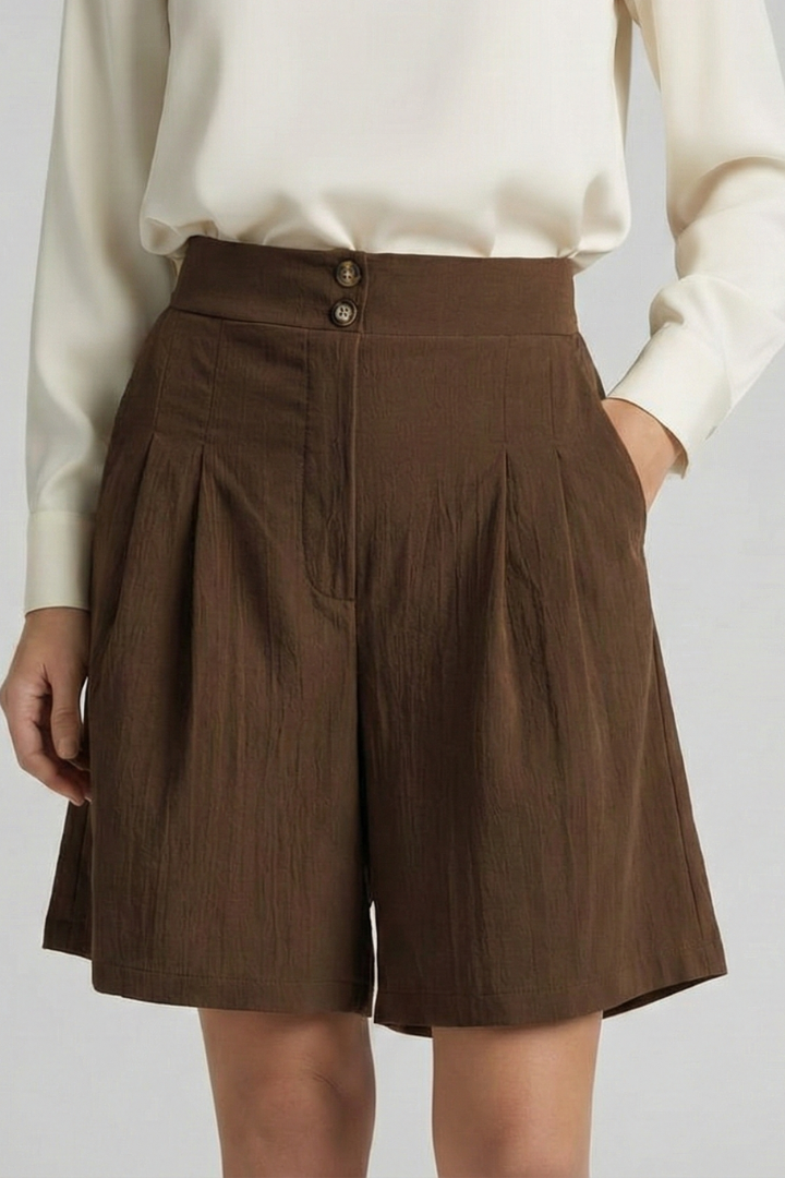 Tailored high waist pleated shorts in Coffee, view 7
