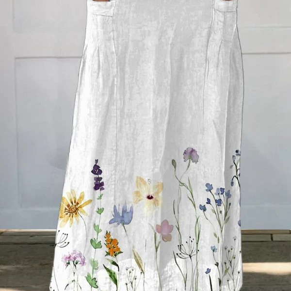 Sophie wildflower hem maxi skirt in White, front view