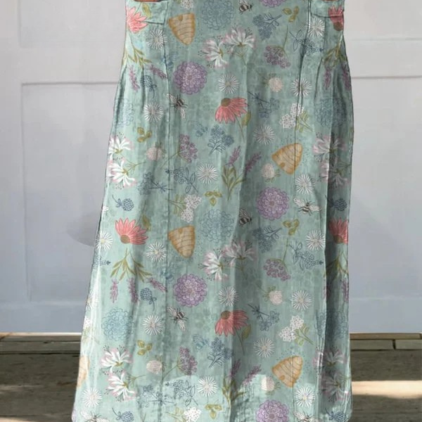 Flower and bumblebee print linen skirt in Multicolour, front view
