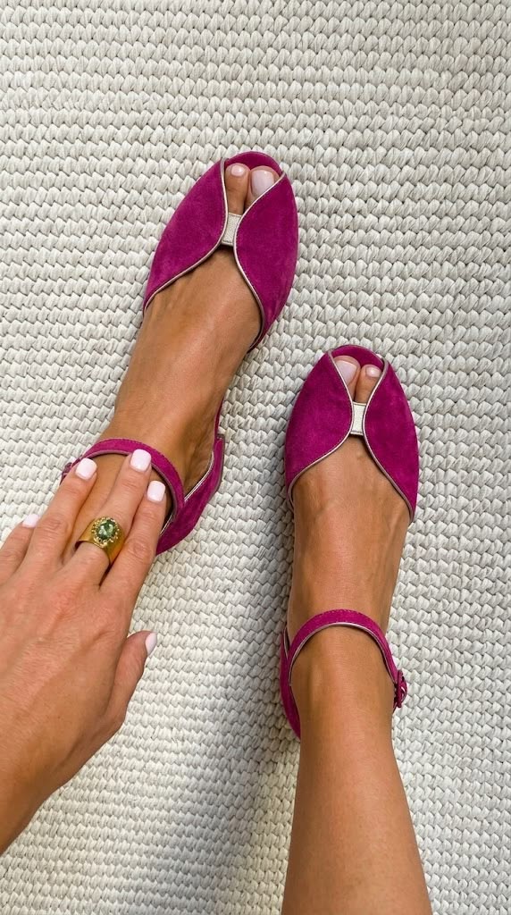 Liora thong sandal in Fuchsia, view 3