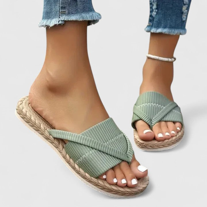 Gisandra Orthopaedic Toe Post Sandals in Mint Green, front view